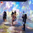 Giochi interattivi con diversi giocatori della proiezione della parete 3D di Immersive dei bambini