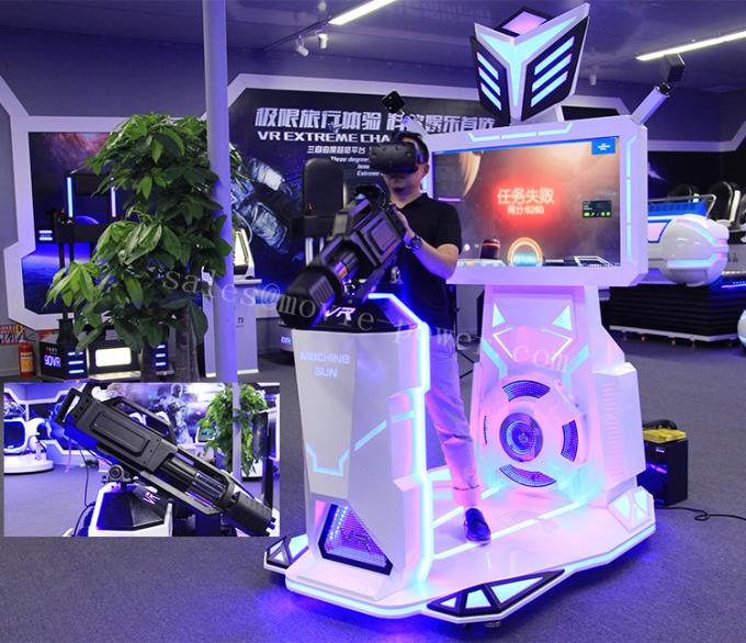 Singolo giocatore che sta sul simulatore dell'interno della fucilazione dell'attrezzatura di 9D VR 0