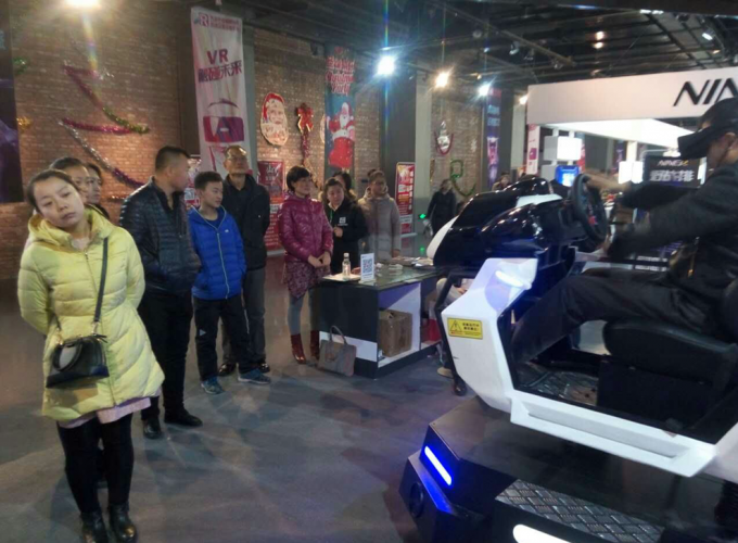 ultime notizie sull'azienda Nella manifestazione di Datong, il simulatore del VR del potere di film, molta gente non può smesso di giocare!  1