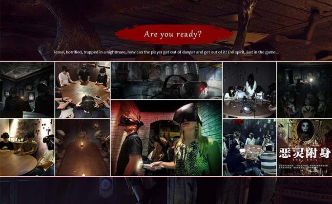La condizione con diversi giocatori sull'arena di 9D VR ha frequentato la macchina del gioco della piattaforma della Camera/simulatore di realtà virtuale 3